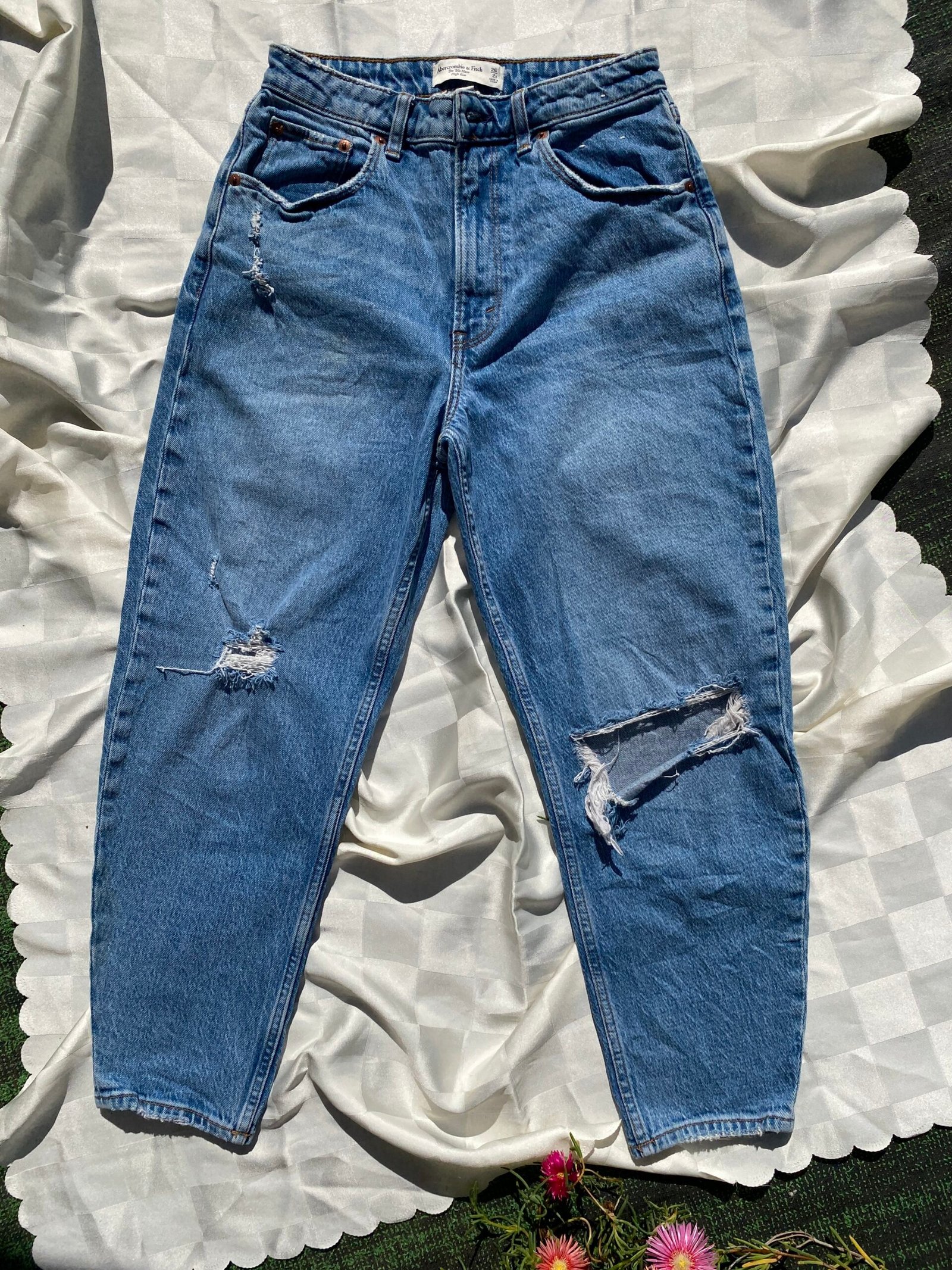 Jeans Abercrombie & Fitch The '90s Mom High Rise Distressed
